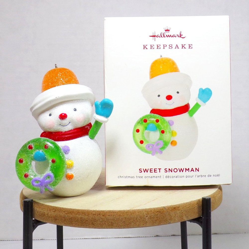 2019 Hallmark Sweet Snowman Christmas Tree Ornament Limited Edition Candy Theme